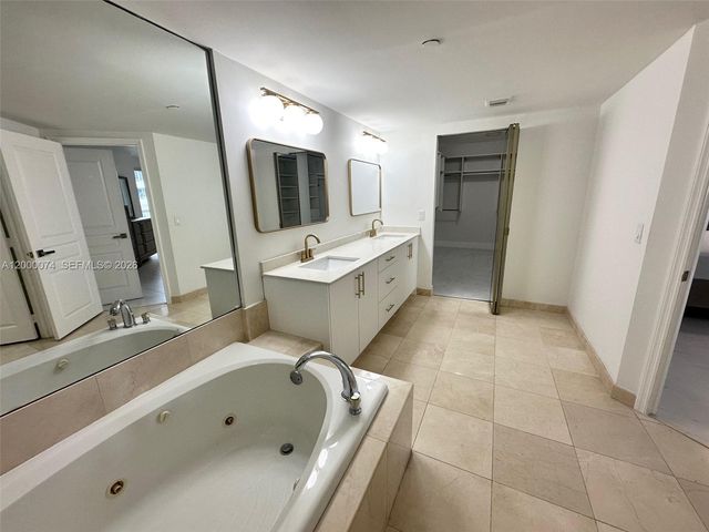 8925 Collins Ave 2J, Surfside, FL 33154