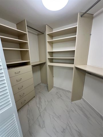 8925 Collins Ave 2J, Surfside, FL 33154