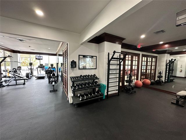 8925 Collins Ave 2J, Surfside, FL 33154