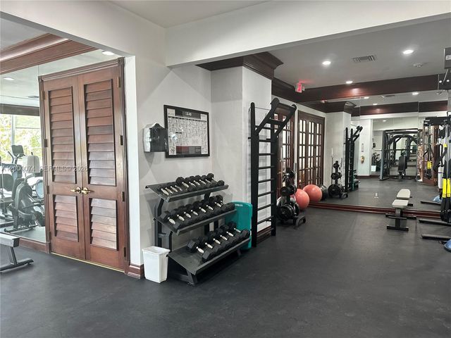 8925 Collins Ave 2J, Surfside, FL 33154