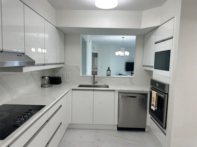 8925 Collins Ave 2J, Surfside, FL 33154