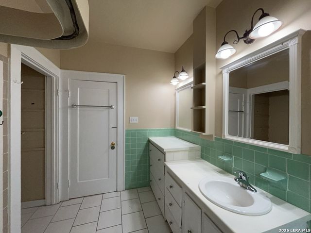 205 Eleanor Ave, San Antonio, TX 78209