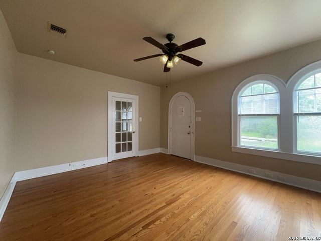 205 Eleanor Ave, San Antonio, TX 78209