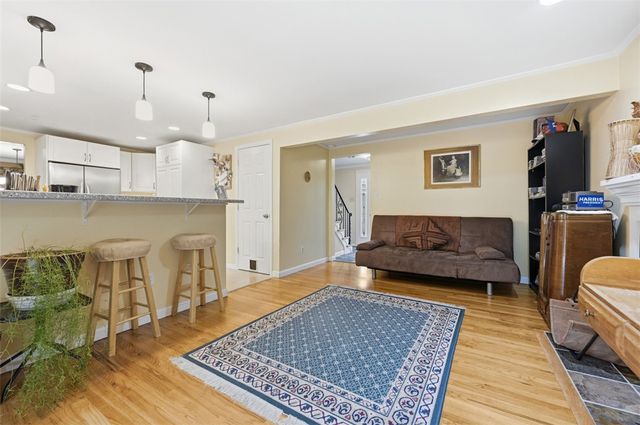 102 Evandale Dr, Green Tree, PA 15220