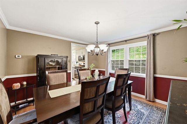 102 Evandale Dr, Green Tree, PA 15220