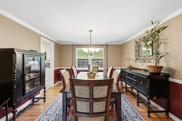 102 Evandale Dr, Green Tree, PA 15220