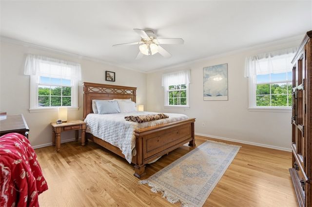 102 Evandale Dr, Green Tree, PA 15220
