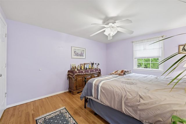 102 Evandale Dr, Green Tree, PA 15220