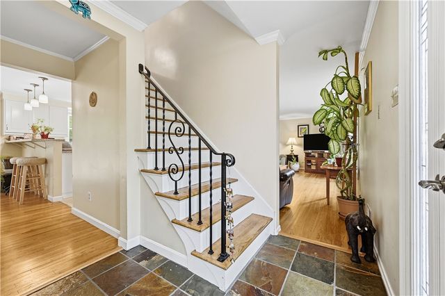 102 Evandale Dr, Green Tree, PA 15220
