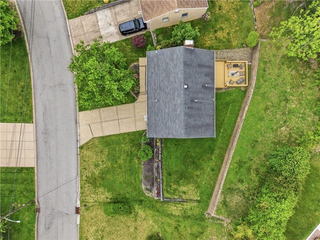 102 Evandale Dr, Green Tree, PA 15220