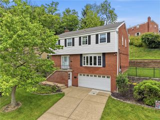 102 Evandale Dr, Green Tree, PA 15220