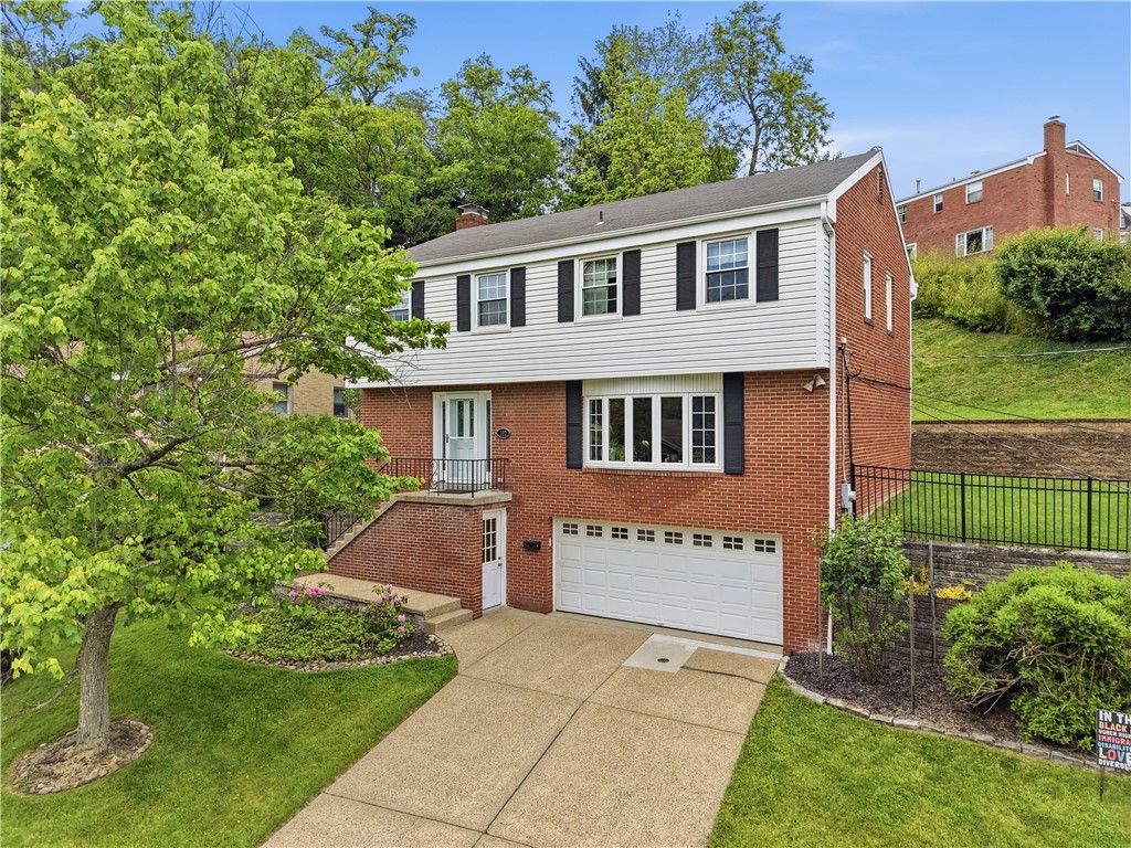 102 Evandale Dr, Green Tree, PA 15220