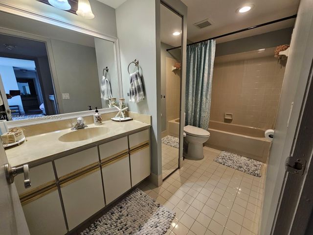 8457 Boca Rio Dr, Boca Raton, FL 33433