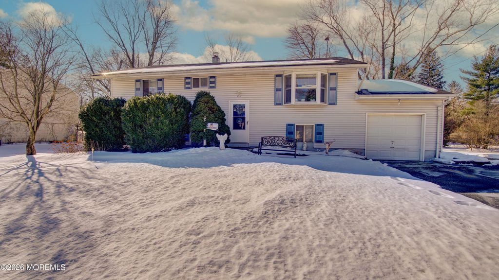 159 Newbury Road, Howell, NJ 07731