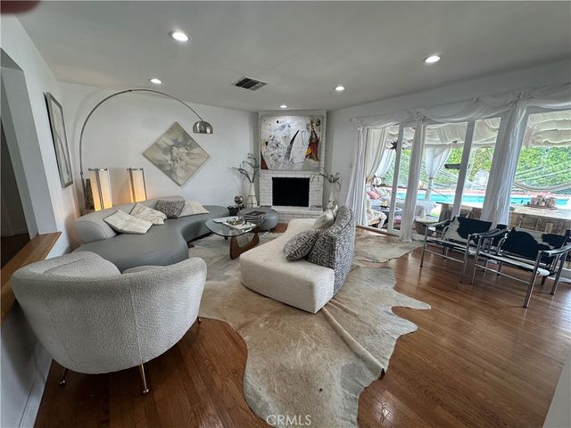 12811 Cumpston, Valley Village, CA 91607