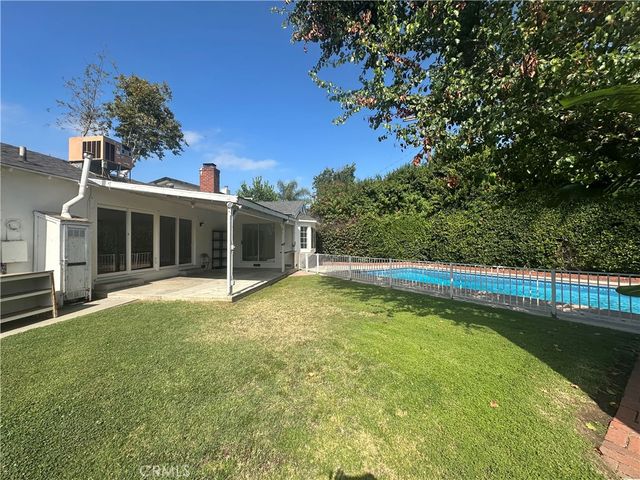 12811 Cumpston, Valley Village, CA 91607