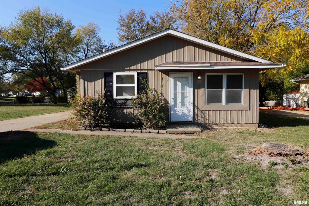 3917 W BRIGHTON Avenue, Peoria, IL 61615