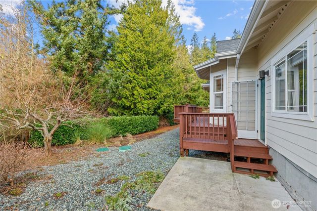 13796 Seaview Way, Anacortes, WA 98221