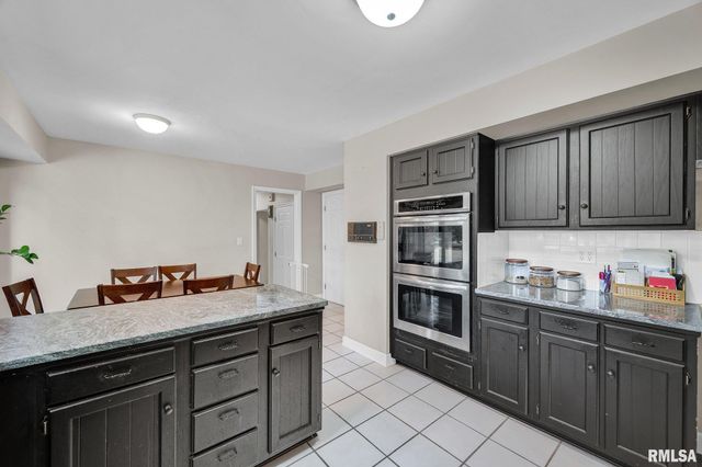 131 E MORNINGSIDE Drive, Peoria, IL 61614