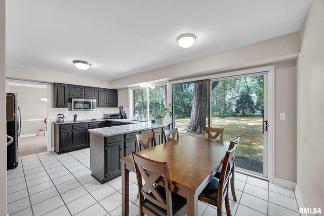 131 E MORNINGSIDE Drive, Peoria, IL 61614