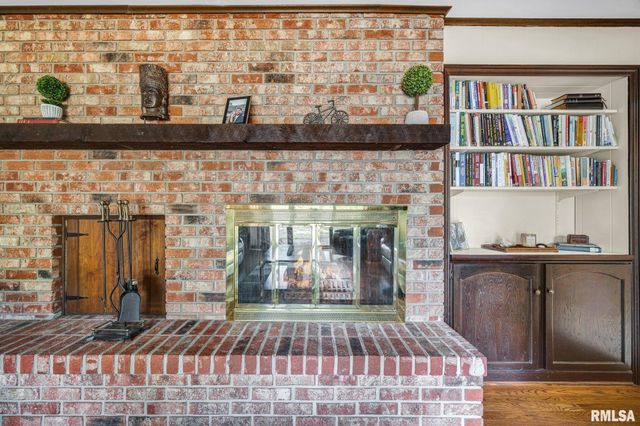 131 E MORNINGSIDE Drive, Peoria, IL 61614
