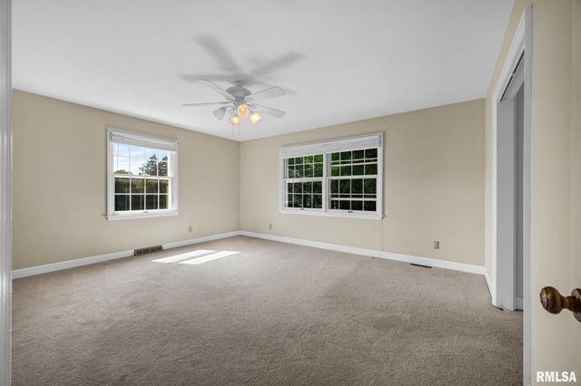 131 E MORNINGSIDE Drive, Peoria, IL 61614
