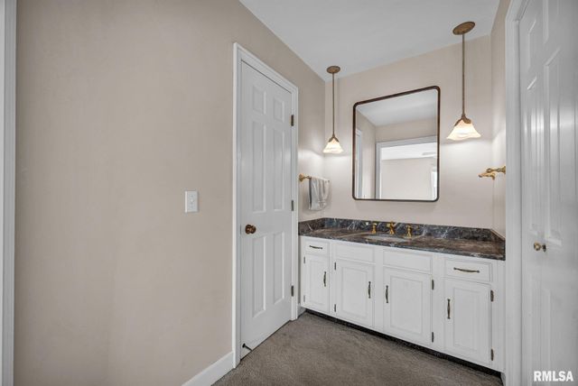 131 E MORNINGSIDE Drive, Peoria, IL 61614