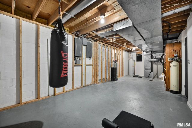 131 E MORNINGSIDE Drive, Peoria, IL 61614