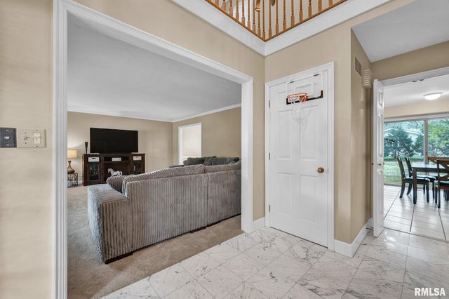 131 E MORNINGSIDE Drive, Peoria, IL 61614
