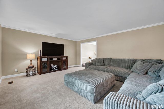 131 E MORNINGSIDE Drive, Peoria, IL 61614