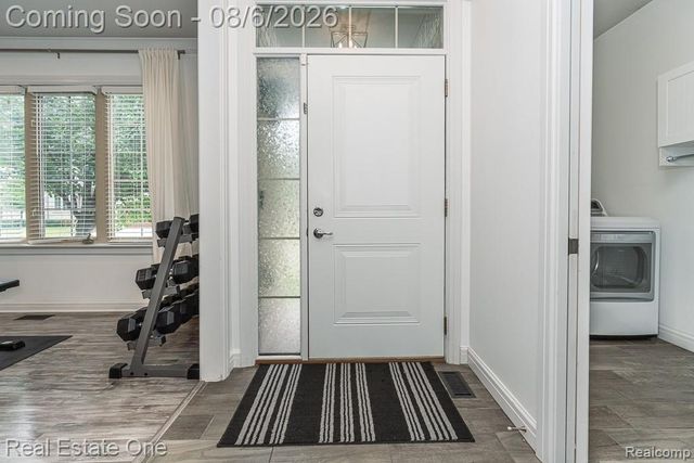 4176 Oak Arbor Court, Rochester, MI 48306