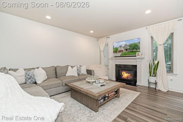 4176 Oak Arbor Court, Rochester, MI 48306