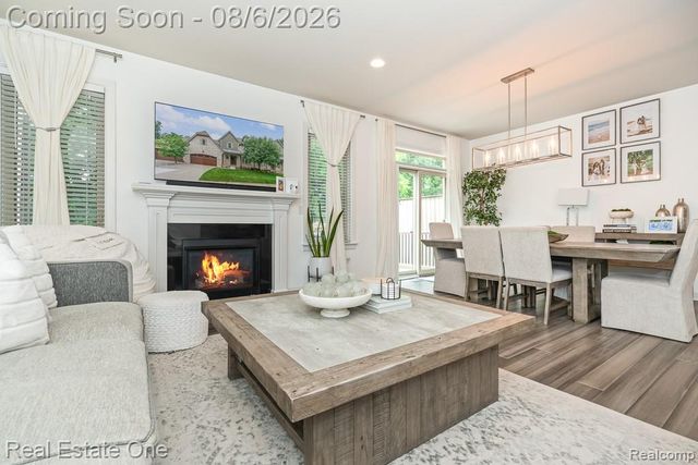 4176 Oak Arbor Court, Rochester, MI 48306
