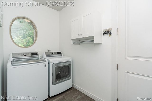 4176 Oak Arbor Court, Rochester, MI 48306