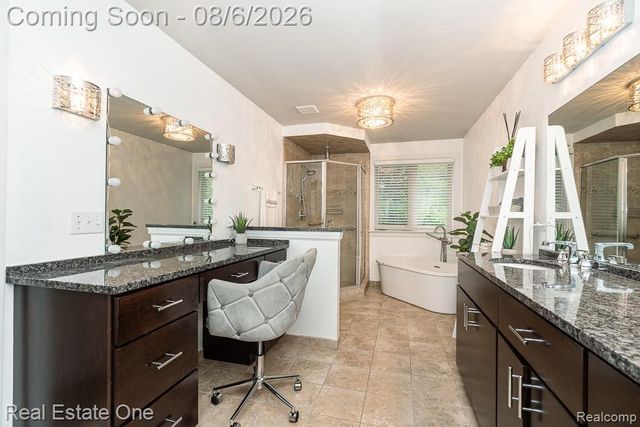 4176 Oak Arbor Court, Rochester, MI 48306
