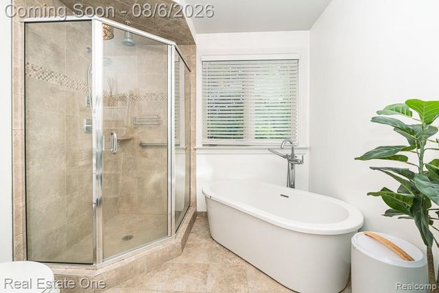 4176 Oak Arbor Court, Rochester, MI 48306