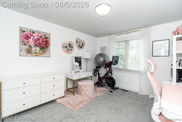 4176 Oak Arbor Court, Rochester, MI 48306