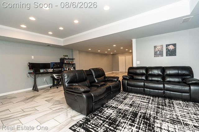 4176 Oak Arbor Court, Rochester, MI 48306
