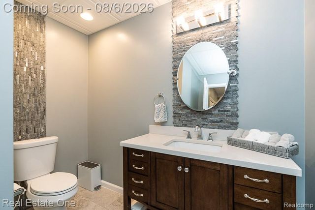 4176 Oak Arbor Court, Rochester, MI 48306