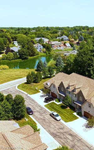 4176 Oak Arbor Court, Rochester, MI 48306