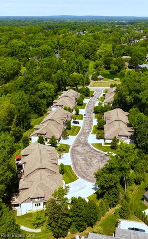 4176 Oak Arbor Court, Rochester, MI 48306