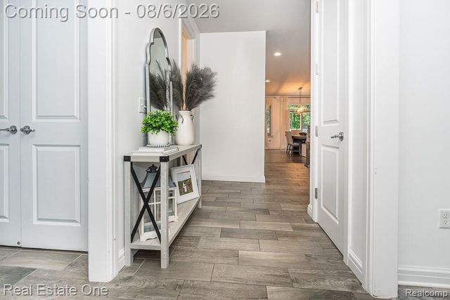 4176 Oak Arbor Court, Rochester, MI 48306