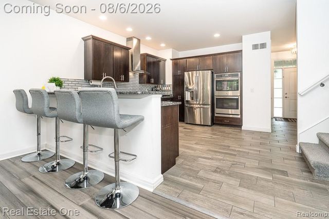 4176 Oak Arbor Court, Rochester, MI 48306