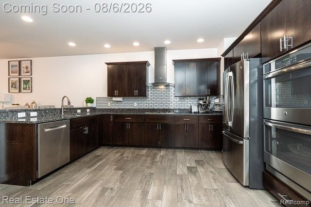 4176 Oak Arbor Court, Rochester, MI 48306