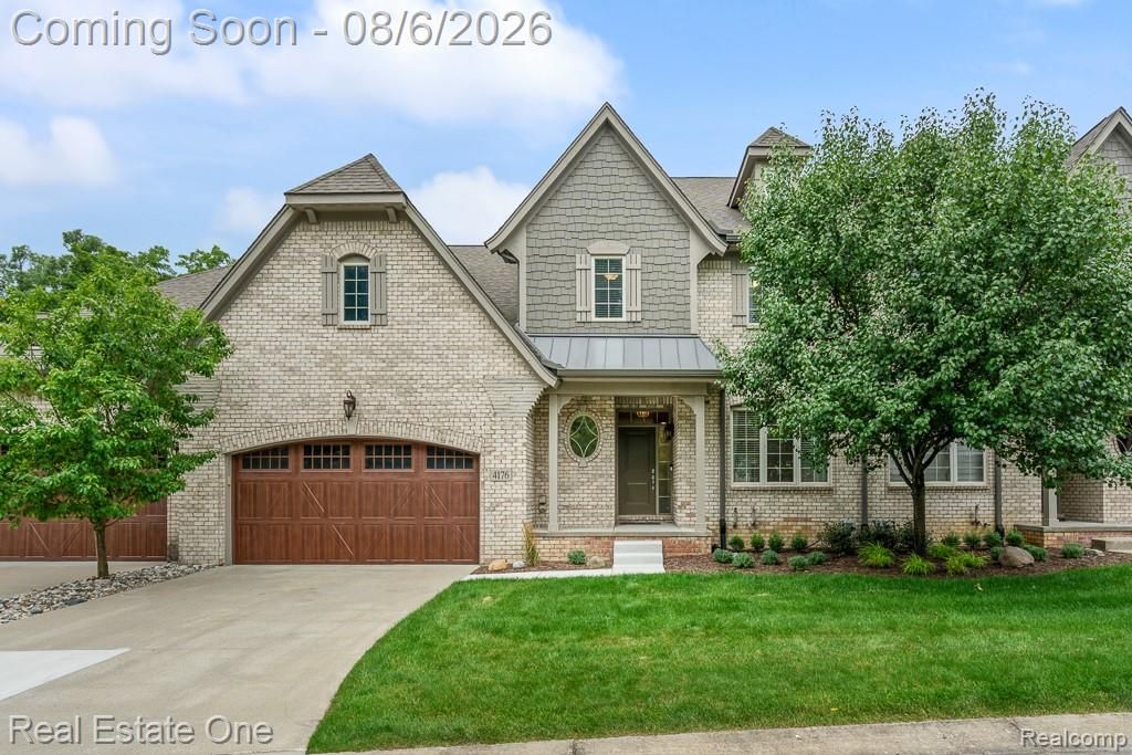 4176 Oak Arbor Court, Rochester, MI 48306