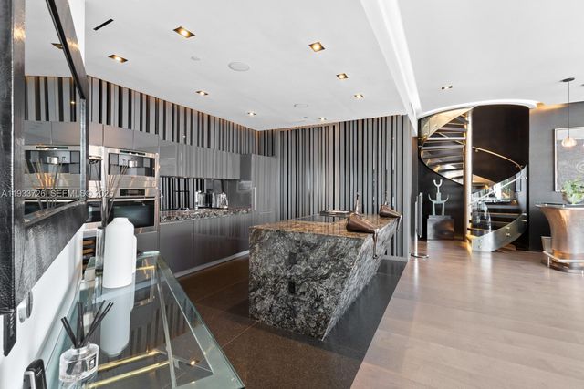 200 Biscayne Boulevard Way PH-5404, Miami, FL 33131