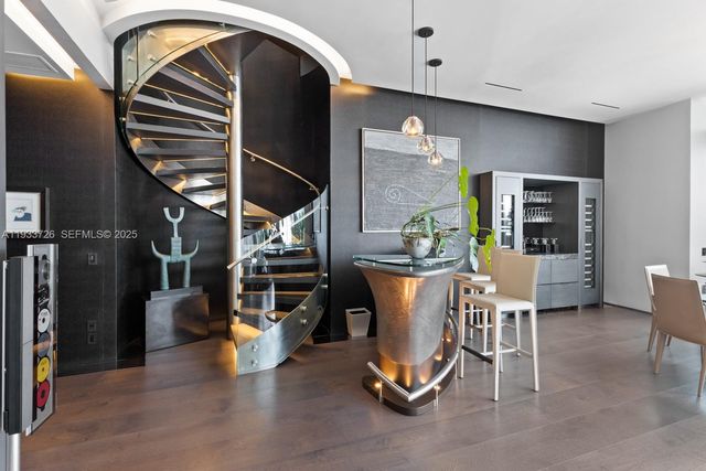 200 Biscayne Boulevard Way PH-5404, Miami, FL 33131