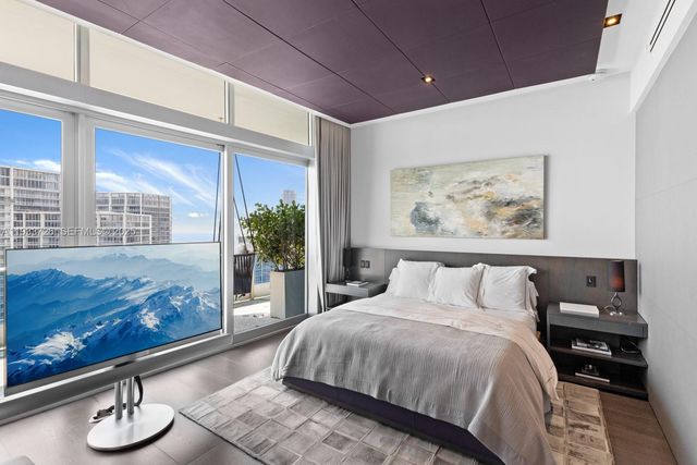 200 Biscayne Boulevard Way PH-5404, Miami, FL 33131