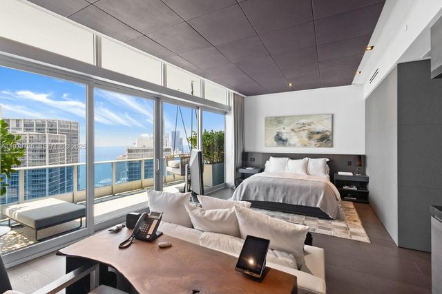 200 Biscayne Boulevard Way PH-5404, Miami, FL 33131