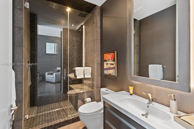 200 Biscayne Boulevard Way PH-5404, Miami, FL 33131